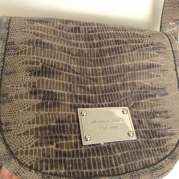Michael Kors reptile crossbody purse - Picture 2 of 10